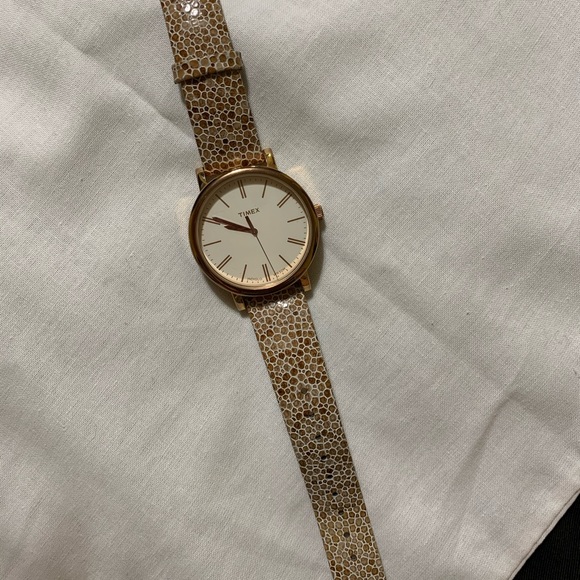 watch - Picture 3 of 10